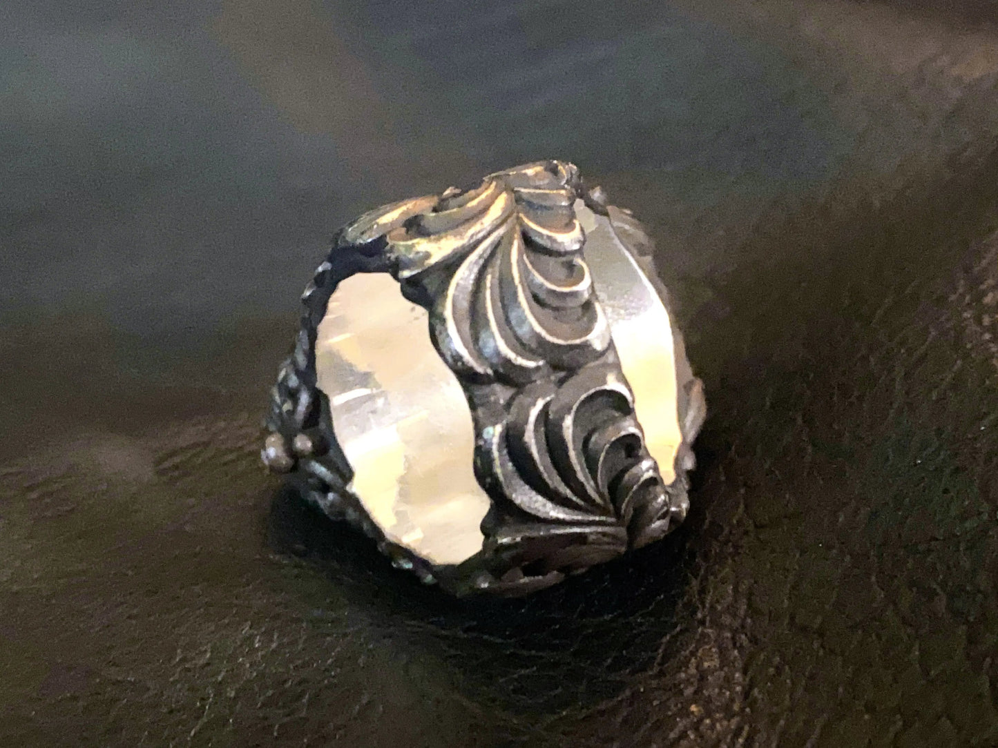 49% de descuento💀Anillo de cráneo de asta de armadura floral de polaco vintage